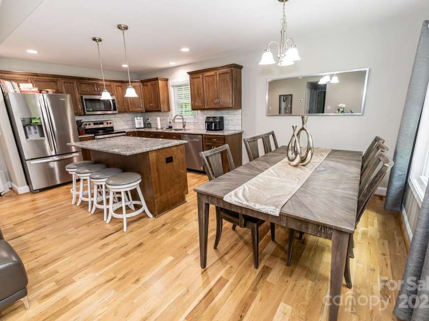 1005 8th Avenue, Conover, NC 28613.  MLS# CAR4273753, YatesRealty ID 21292. 