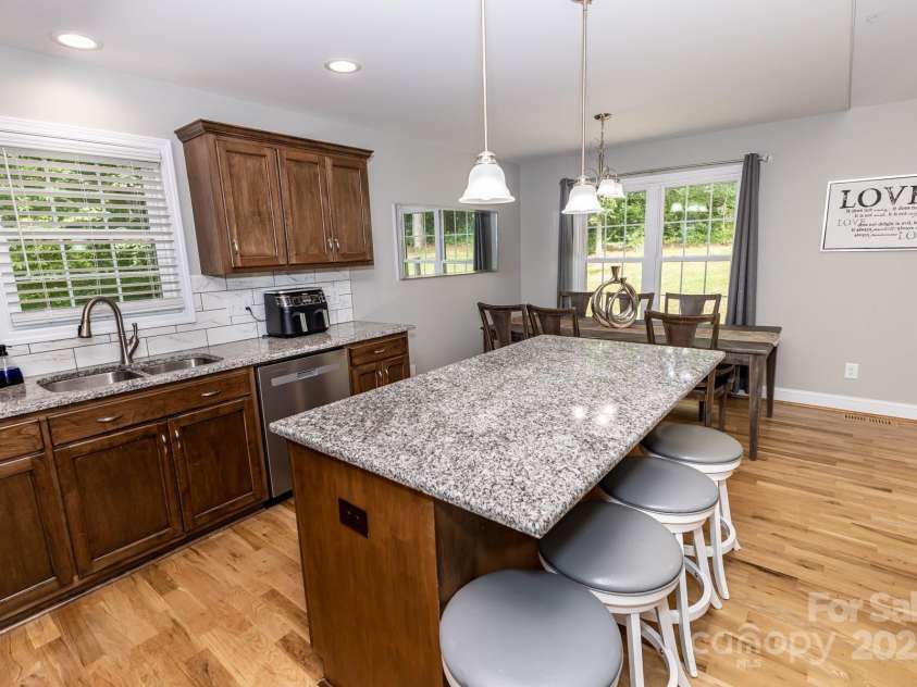 1005 8th Avenue, Conover, NC 28613.  MLS# CAR4273753, YatesRealty ID 21292. 