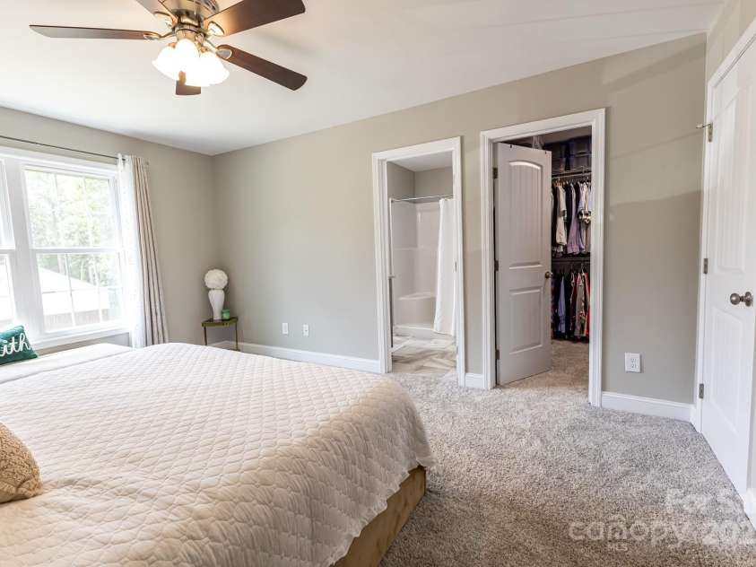 1005 8th Avenue, Conover, NC 28613.  MLS# CAR4273753, YatesRealty ID 21292. 