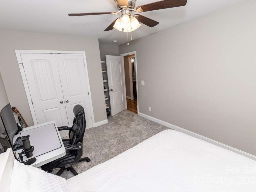 1005 8th Avenue, Conover, NC 28613.  MLS# CAR4273753, YatesRealty ID 21292. 