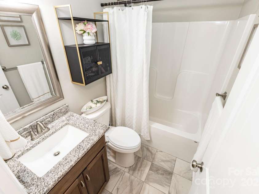 1005 8th Avenue, Conover, NC 28613.  MLS# CAR4273753, YatesRealty ID 21292. 