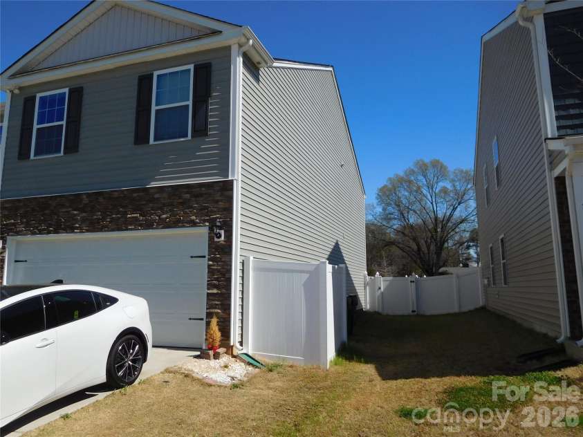 8112 Clairwood Drive, Charlotte, NC 28269.  MLS# CAR4363469, YatesRealty ID 21292. 