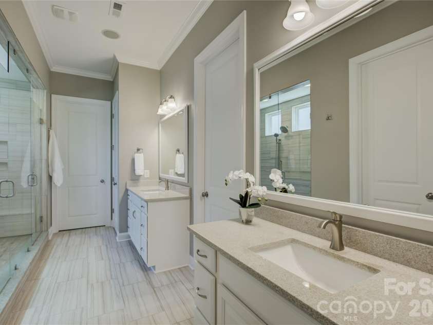 15512 Aviary Orchard Way, Charlotte, NC 28278.  MLS# CAR4372360, YatesRealty ID 21293. 