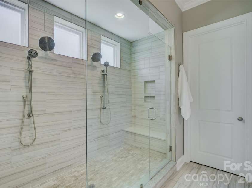 15512 Aviary Orchard Way, Charlotte, NC 28278.  MLS# CAR4372360, YatesRealty ID 21293. 