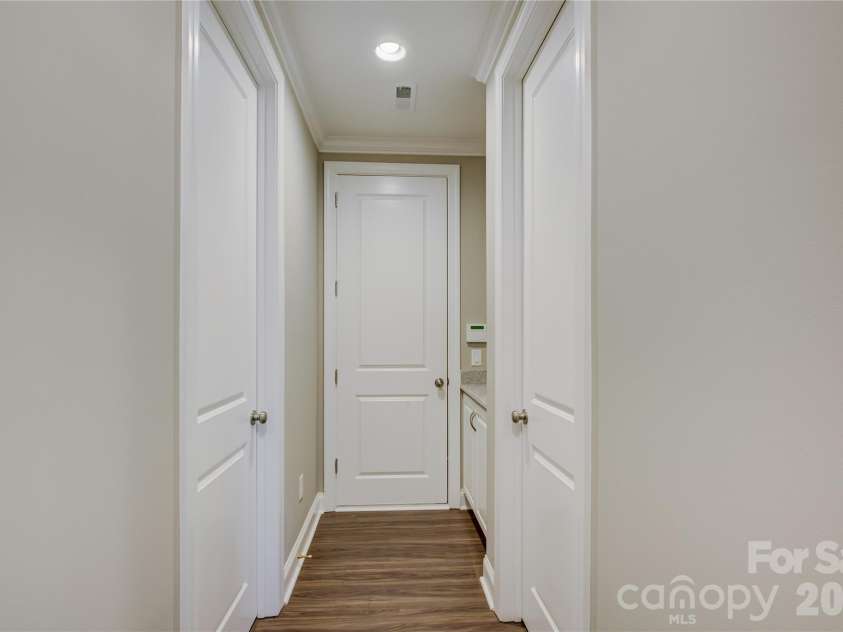 15512 Aviary Orchard Way, Charlotte, NC 28278.  MLS# CAR4372360, YatesRealty ID 21293. 