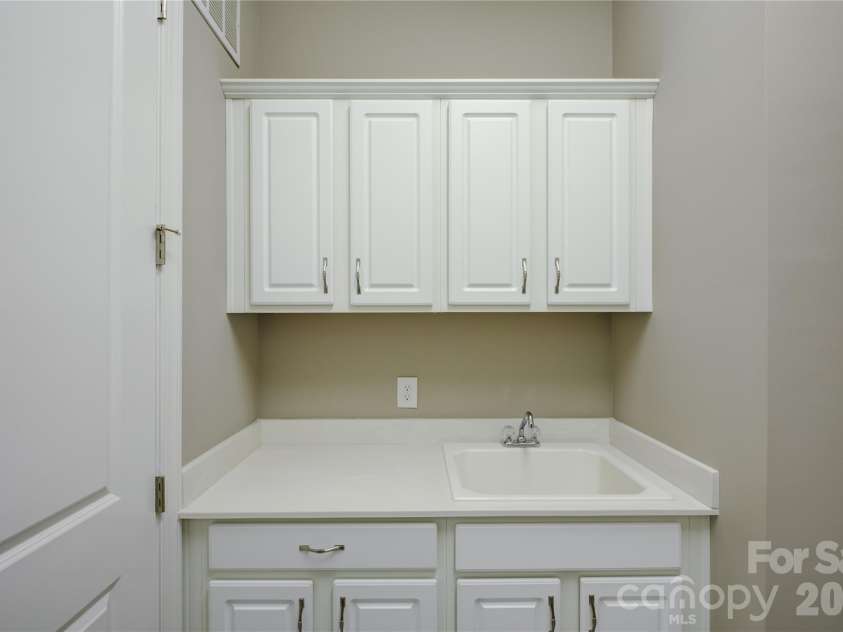 15512 Aviary Orchard Way, Charlotte, NC 28278.  MLS# CAR4372360, YatesRealty ID 21293. 