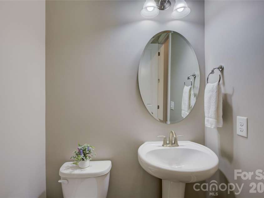 15512 Aviary Orchard Way, Charlotte, NC 28278.  MLS# CAR4372360, YatesRealty ID 21293. 