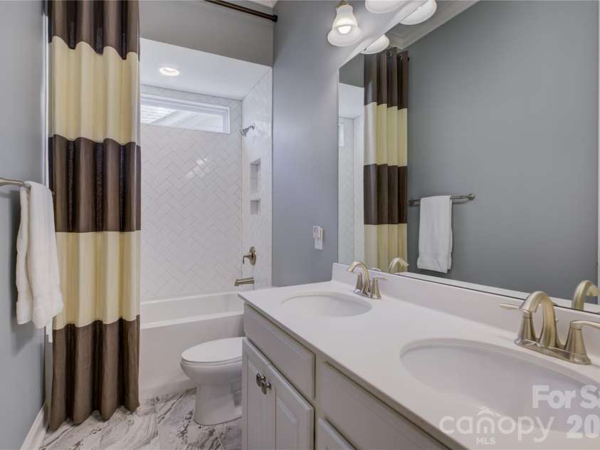 15512 Aviary Orchard Way, Charlotte, NC 28278.  MLS# CAR4372360, YatesRealty ID 21293. 