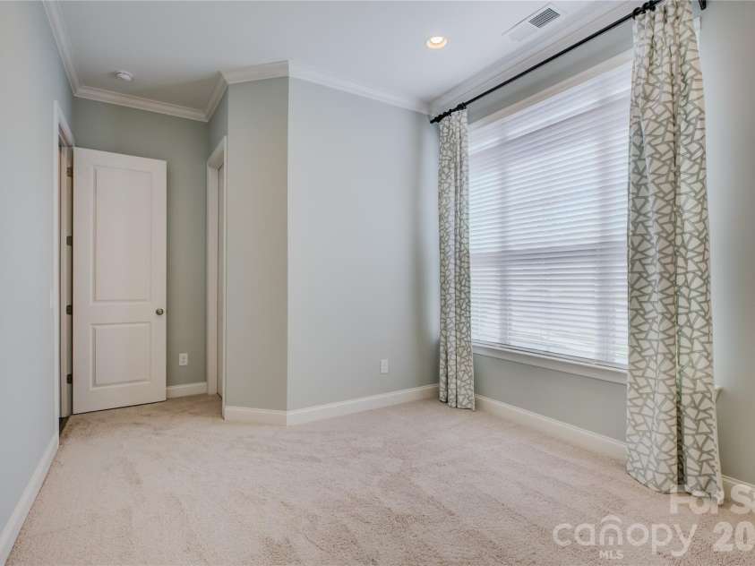 15512 Aviary Orchard Way, Charlotte, NC 28278.  MLS# CAR4372360, YatesRealty ID 21293. 