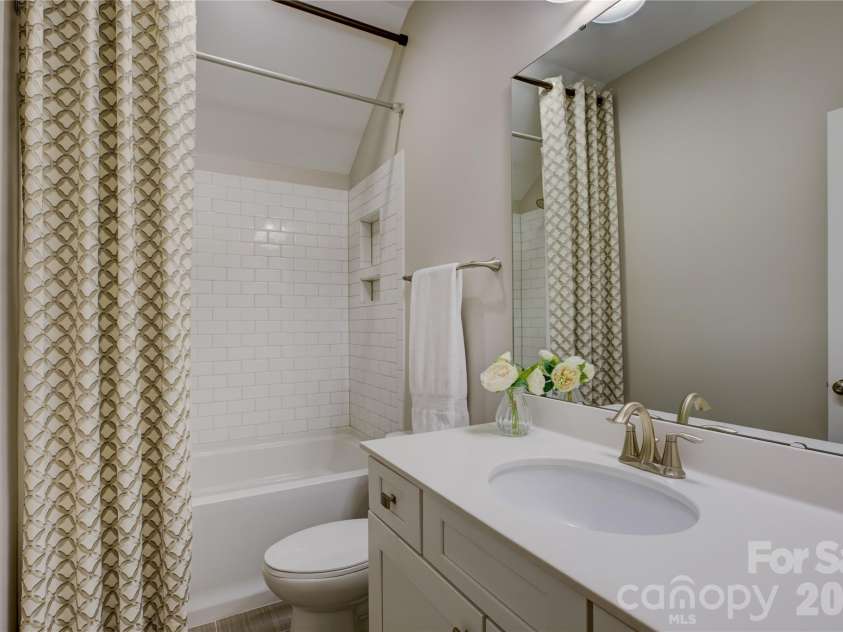 15512 Aviary Orchard Way, Charlotte, NC 28278.  MLS# CAR4372360, YatesRealty ID 21293. 