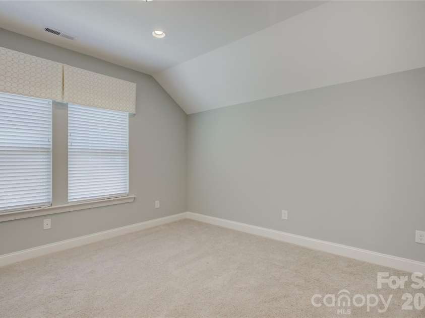 15512 Aviary Orchard Way, Charlotte, NC 28278.  MLS# CAR4372360, YatesRealty ID 21293. 