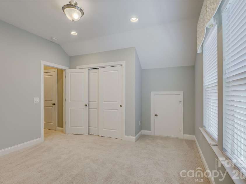 15512 Aviary Orchard Way, Charlotte, NC 28278.  MLS# CAR4372360, YatesRealty ID 21293. 