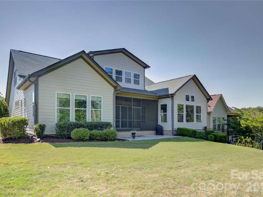 15512 Aviary Orchard Way, Charlotte, NC 28278.  MLS# CAR4372360, YatesRealty ID 21293. 