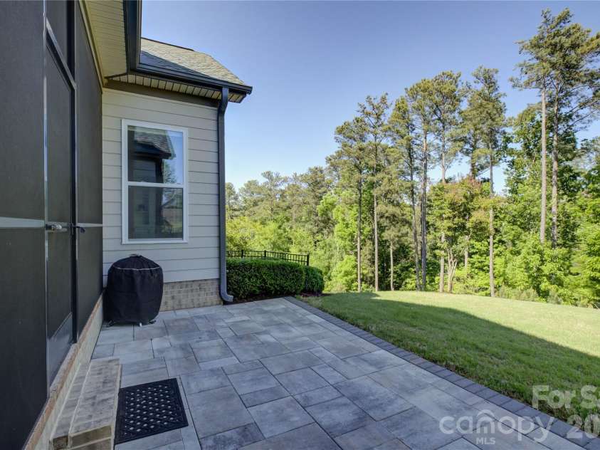 15512 Aviary Orchard Way, Charlotte, NC 28278.  MLS# CAR4372360, YatesRealty ID 21293. 