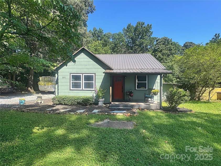 201 Barnes Lane, Stony Point, NC 28678.  MLS# CAR4273779, YatesRealty ID 21293. 