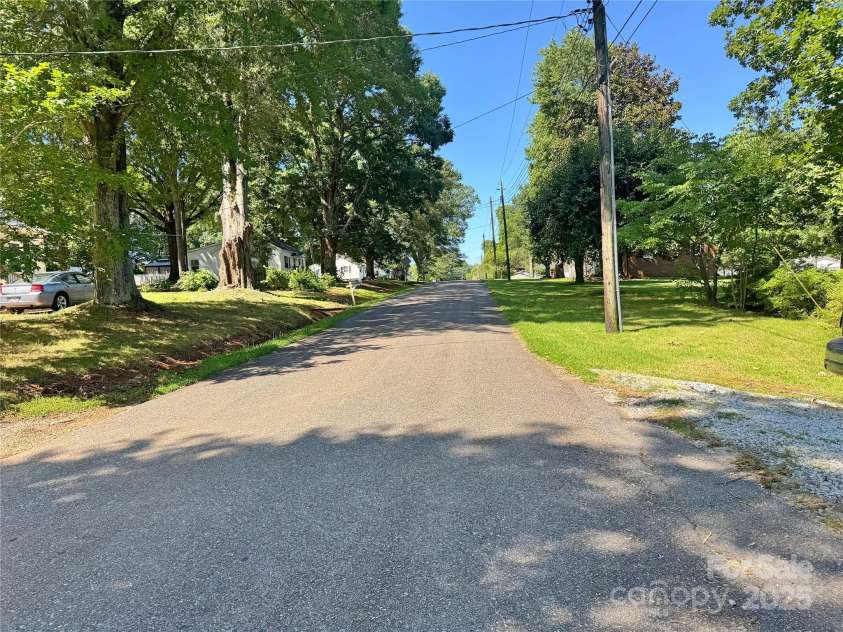 201 Barnes Lane, Stony Point, NC 28678.  MLS# CAR4273779, YatesRealty ID 21293. 