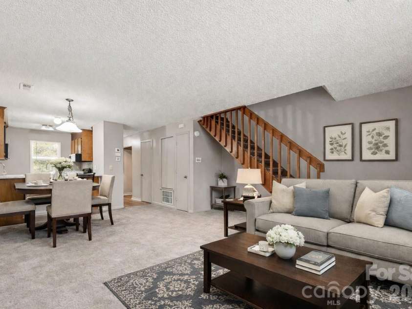 4033 Briarhill Drive, Charlotte, NC 28215.  MLS# CAR4352583, YatesRealty ID 21297. 