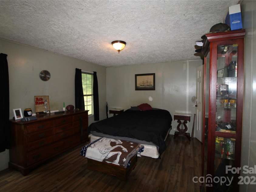 81 Paradise Run Lane, Collettsville, NC 28611.  MLS# CAR4272783, YatesRealty ID 21298. 