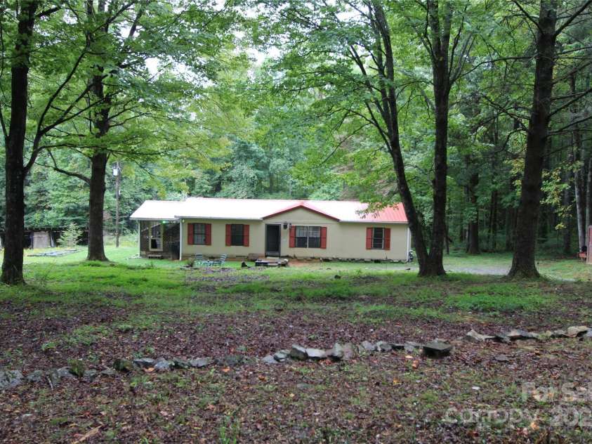 81 Paradise Run Lane, Collettsville, NC 28611.  MLS# CAR4272783, YatesRealty ID 21298. 