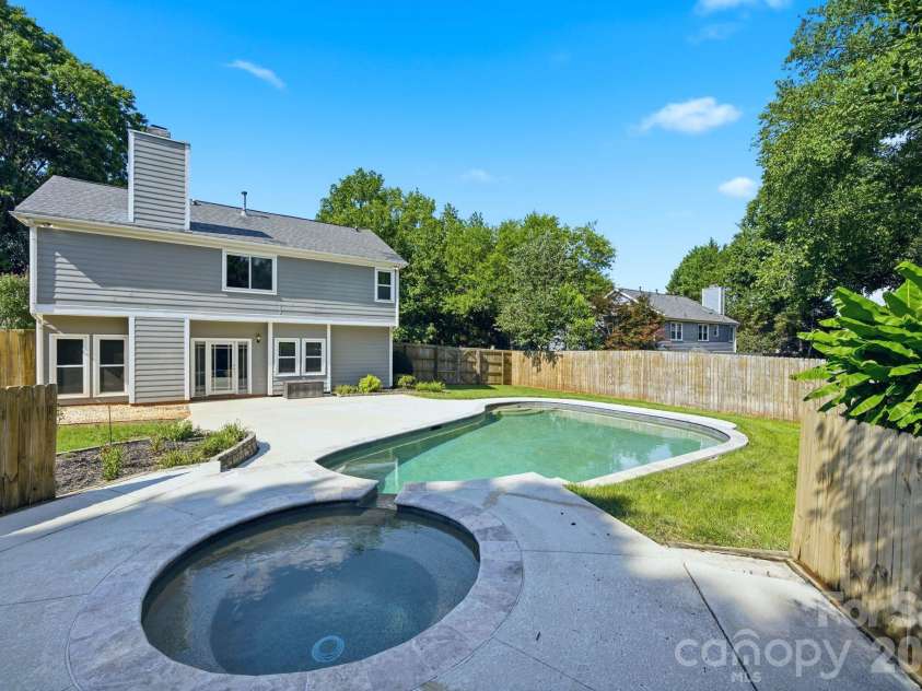 9028 Agnes Park Lane, Huntersville, NC 28078.  MLS# CAR4407141, YatesRealty ID 21298. 