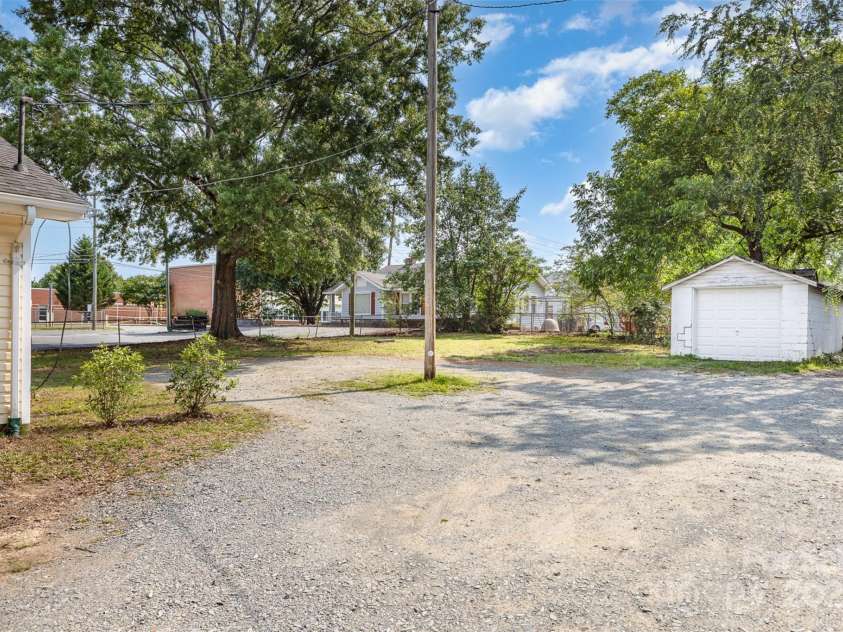 1112 Concord Avenue, Monroe, NC 28110.  MLS# CAR4265452, YatesRealty ID 21299. 