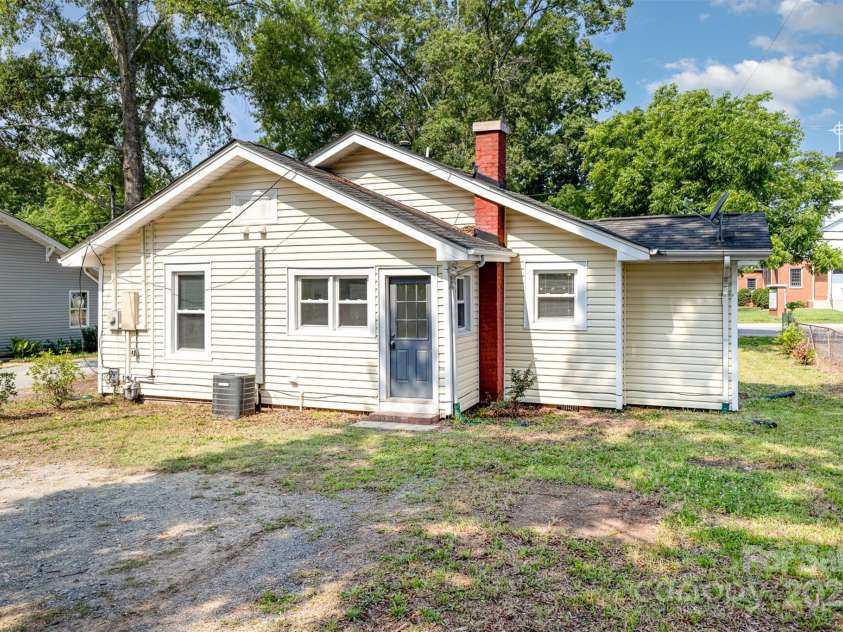 1112 Concord Avenue, Monroe, NC 28110.  MLS# CAR4265452, YatesRealty ID 21299. 