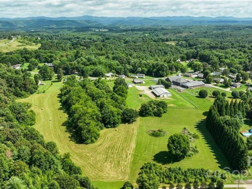 820 Suncrest Orchard Road, North Wilkesboro, NC 28659.  MLS# CAR4274555, YatesRealty ID 213. 