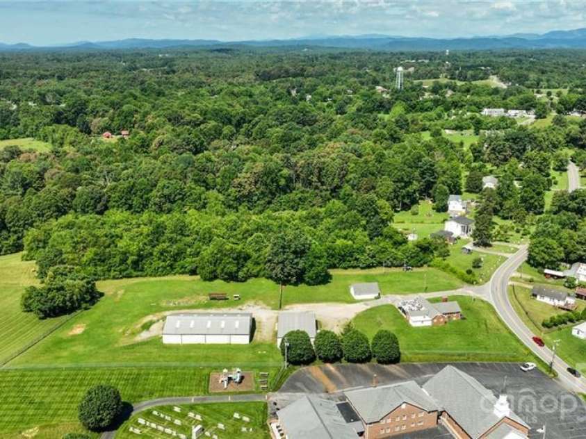 820 Suncrest Orchard Road, North Wilkesboro, NC 28659.  MLS# CAR4274555, YatesRealty ID 213. 