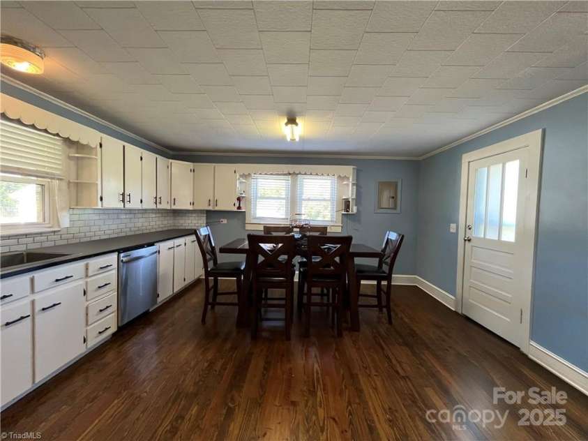 820 Suncrest Orchard Road, North Wilkesboro, NC 28659.  MLS# CAR4274555, YatesRealty ID 213. 