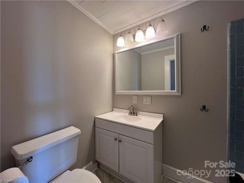 820 Suncrest Orchard Road, North Wilkesboro, NC 28659.  MLS# CAR4274555, YatesRealty ID 213. 