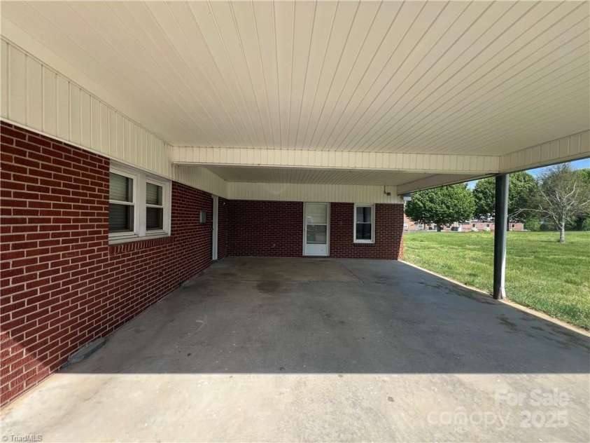 820 Suncrest Orchard Road, North Wilkesboro, NC 28659.  MLS# CAR4274555, YatesRealty ID 213. 