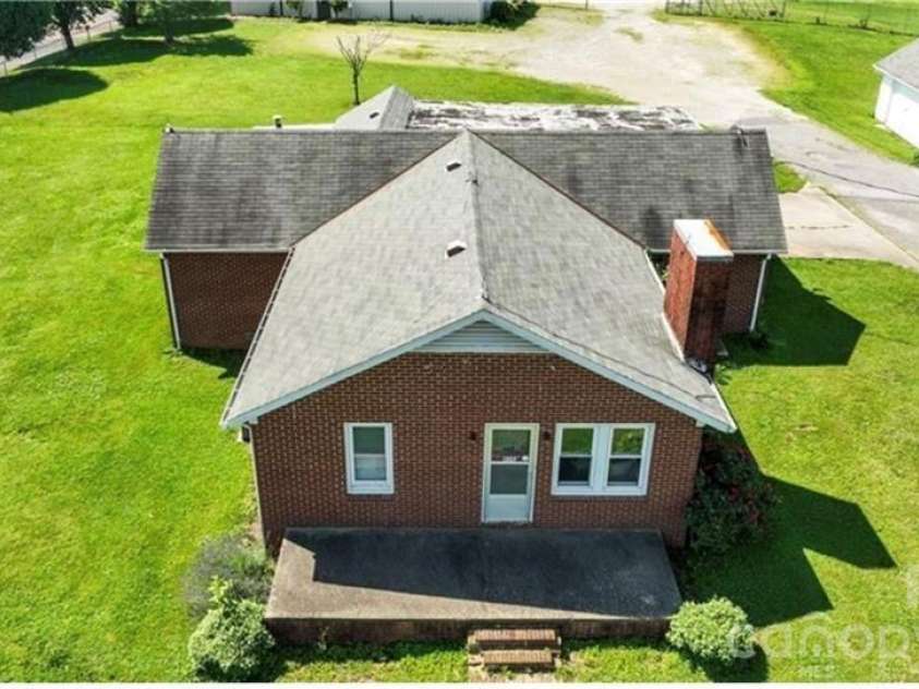 820 Suncrest Orchard Road, North Wilkesboro, NC 28659.  MLS# CAR4375292, YatesRealty ID 213. 