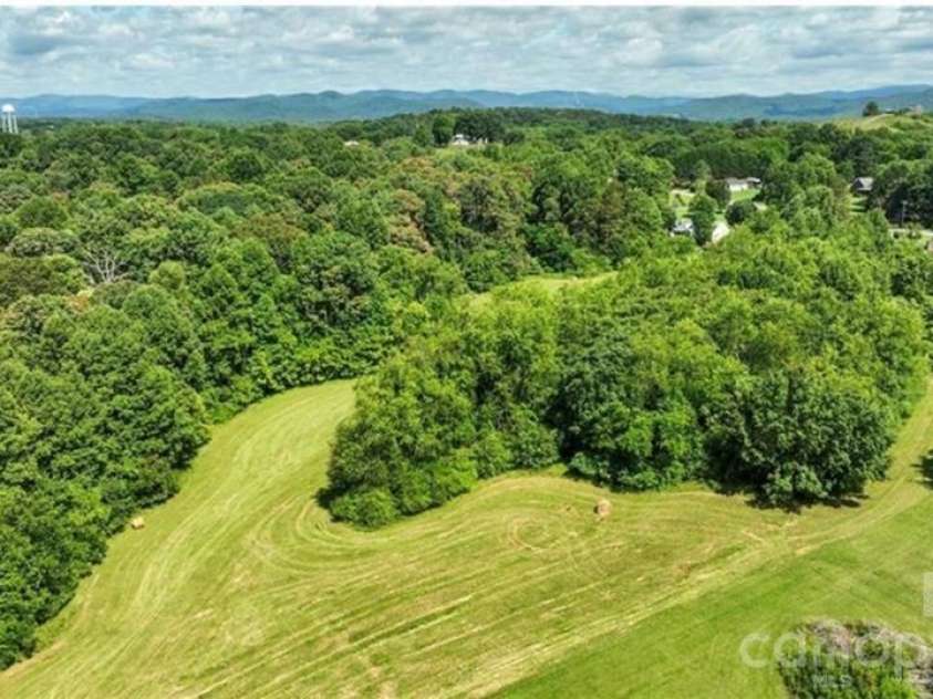 820 Suncrest Orchard Road, North Wilkesboro, NC 28659.  MLS# CAR4375292, YatesRealty ID 213. 