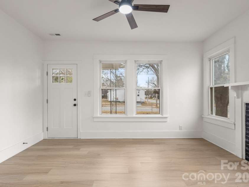 330 Stonewall Avenue, Rock Hill, SC 29730.  MLS# CAR4333917, YatesRealty ID 2130. 