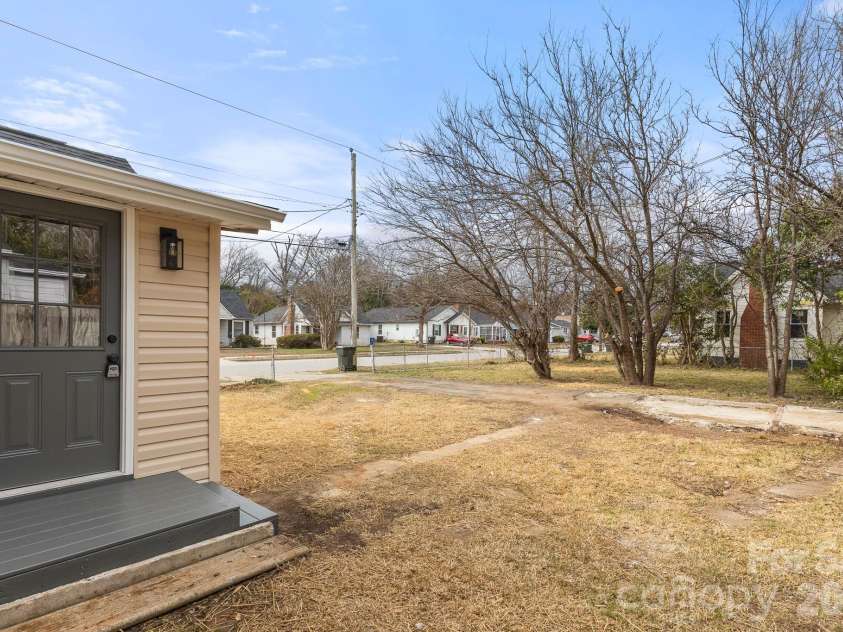 330 Stonewall Avenue, Rock Hill, SC 29730.  MLS# CAR4333917, YatesRealty ID 2130. 