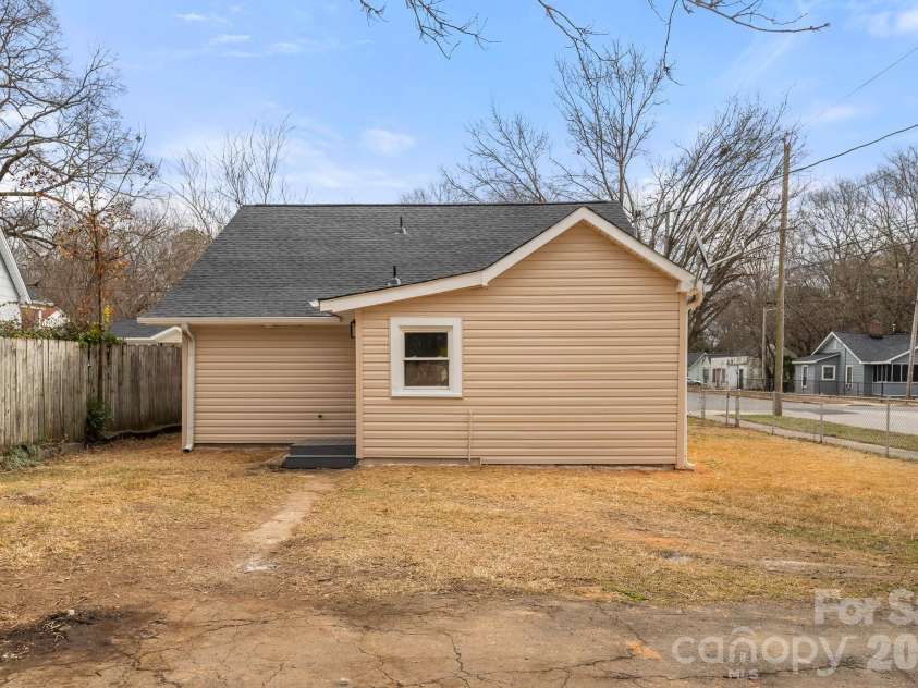 330 Stonewall Avenue, Rock Hill, SC 29730.  MLS# CAR4333917, YatesRealty ID 2130. 