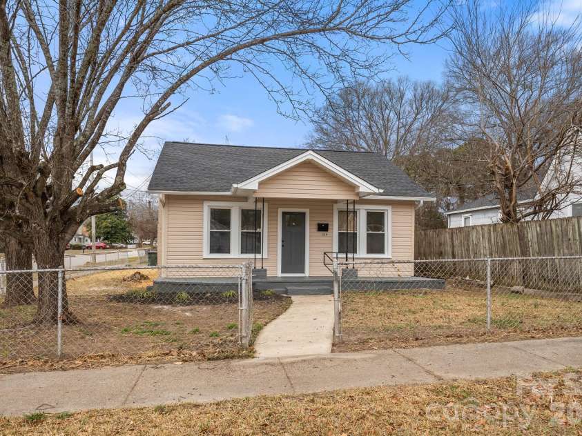 330 Stonewall Avenue, Rock Hill, SC 29730.  MLS# CAR4333917, YatesRealty ID 2130. 