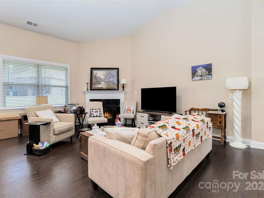 4812 Weber Court, Gastonia, NC 28056.  MLS# CAR4197929, YatesRealty ID 2130. 