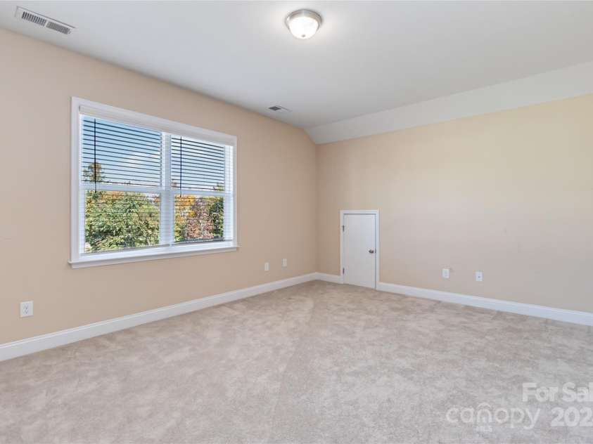 4812 Weber Court, Gastonia, NC 28056.  MLS# CAR4197929, YatesRealty ID 2130. 