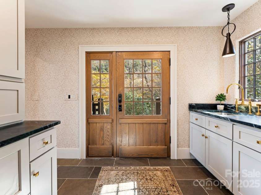 87 & 91 Salt Rock Court, Highlands, NC 28741.  MLS# CAR4228717, YatesRealty ID 2130. 