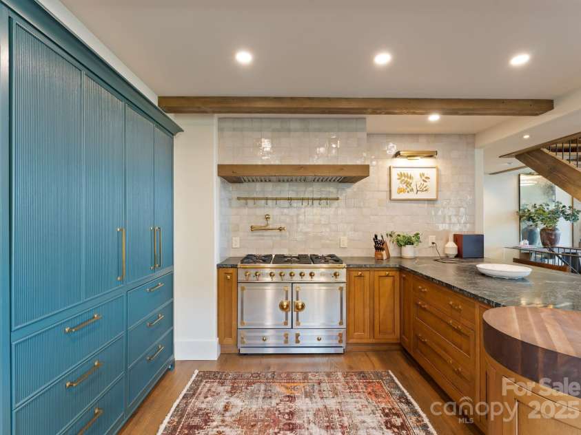 87 & 91 Salt Rock Court, Highlands, NC 28741.  MLS# CAR4228717, YatesRealty ID 2130. 