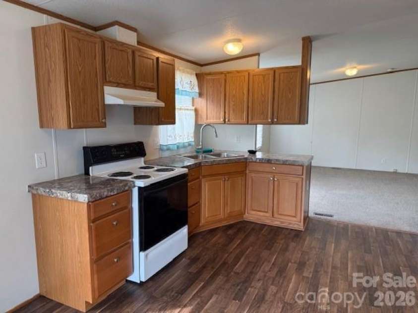 131 Davis Ridge Drive, Shelby, NC 28152.  MLS# CAR4380799, YatesRealty ID 21301. 