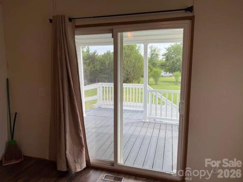 131 Davis Ridge Drive, Shelby, NC 28152.  MLS# CAR4380799, YatesRealty ID 21301. 
