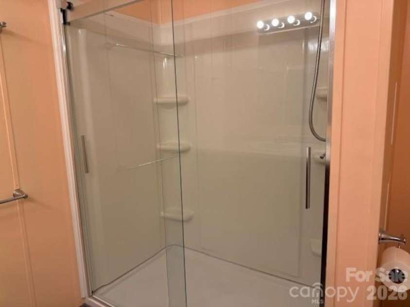 131 Davis Ridge Drive, Shelby, NC 28152.  MLS# CAR4380799, YatesRealty ID 21301. 