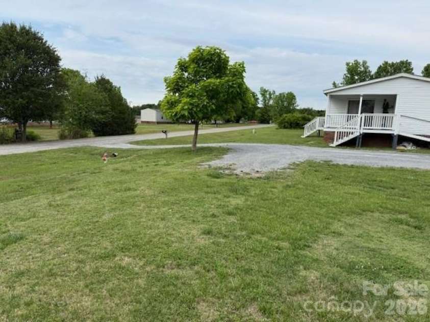 131 Davis Ridge Drive, Shelby, NC 28152.  MLS# CAR4380799, YatesRealty ID 21301. 