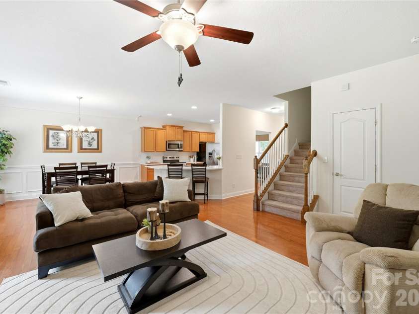 2429 Glyncastle Way, Gastonia, NC 28056.  MLS# CAR4374292, YatesRealty ID 21302. 
