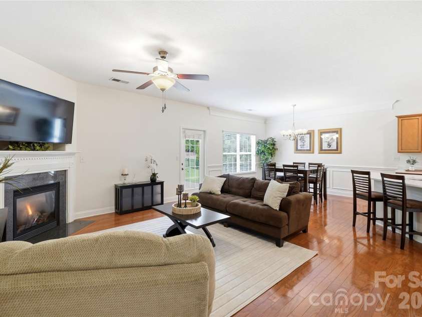 2429 Glyncastle Way, Gastonia, NC 28056.  MLS# CAR4374292, YatesRealty ID 21302. 