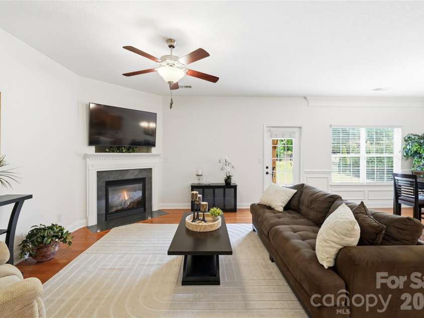2429 Glyncastle Way, Gastonia, NC 28056.  MLS# CAR4374292, YatesRealty ID 21302. 