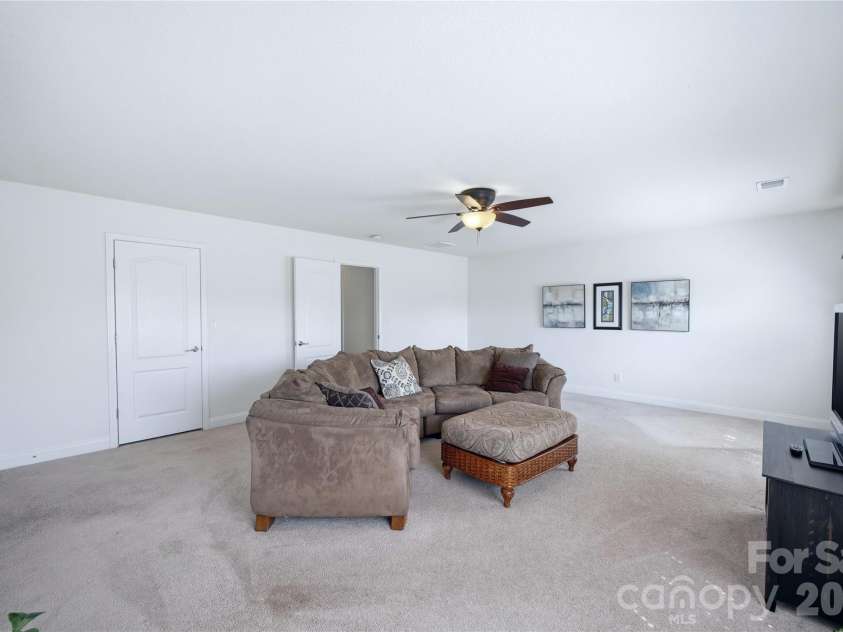 2429 Glyncastle Way, Gastonia, NC 28056.  MLS# CAR4374292, YatesRealty ID 21302. Bedroom/bonus room with large walk-in closet