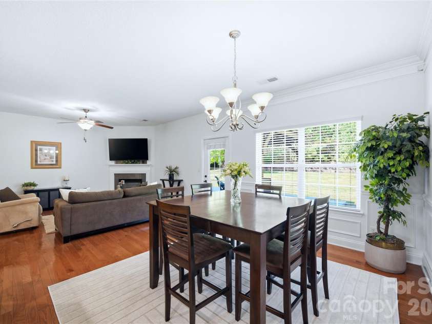 2429 Glyncastle Way, Gastonia, NC 28056.  MLS# CAR4374292, YatesRealty ID 21302. Bright open living plan